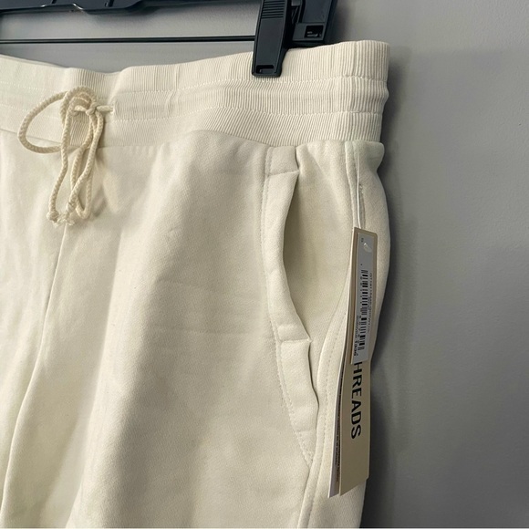 Goodthreads Women's Heritage Fleece Drawstring Shorts in Cream—Size S & M NWT - Picture 5 of 6